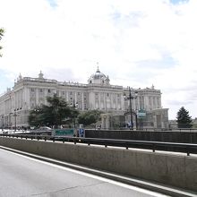 スペイン広場から観た王宮