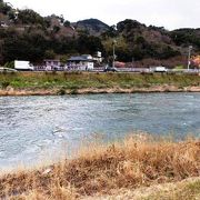 きれいな海を眺めながら釣りを楽しめる河津浜海岸