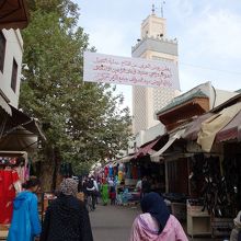 スマリン門を抜けた先にあるフェズ・エル・ジェディド通り。