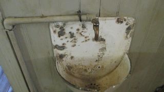 一般労働者の生活の変遷が分かる。