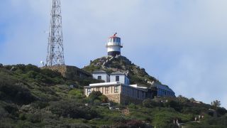 岸壁沿いに歩きました