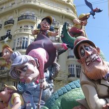 ファジャの人形。躍動感あります。