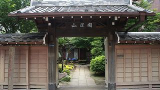 開運稲荷のお堂