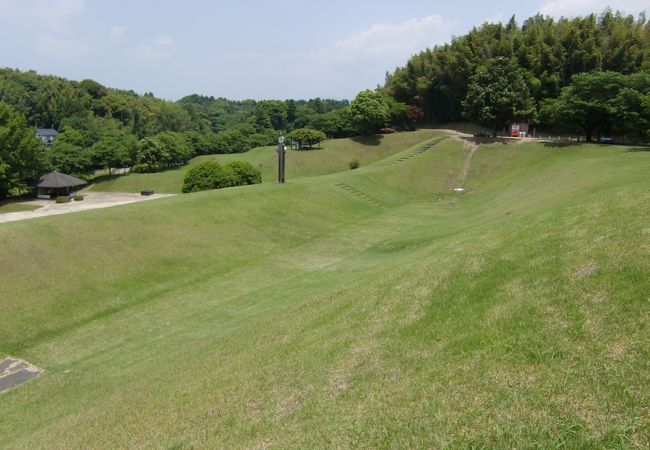 緑が美しい、竹迫城跡公園です