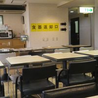 朝食場所は5階フロントに隣接してあります