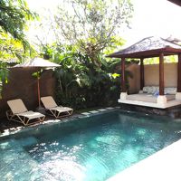 各部屋についているプールです。