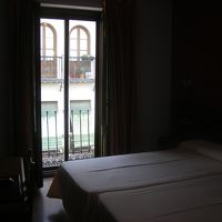 到着早々、照明、フラッシュなしで撮影したので暗いです。