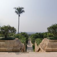 通されたテーブルからもボロブドゥールが見えました