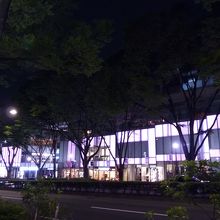 買い物も食事も！