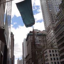 ティファニーカラーが空にたなびきます。