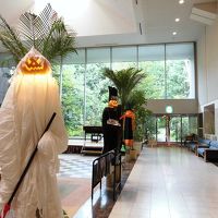 ロビーはハロウィーンモードです。