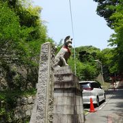 参道の坂がたいへん