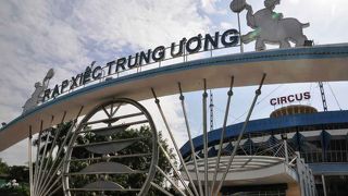 アジアで貴重な定期公演。まあ、楽しめるが、突然の開催中止に注意