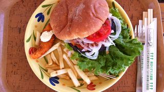 景色が良い場所で食べられます