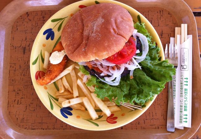 景色が良い場所で食べられます