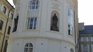 マチアス門から入ると目の前にある教会