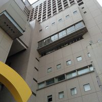 駅の目の前です