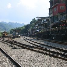 駅を出ると、目の前に老街が広がります