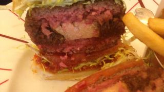 食べにくいけどまた行きたくなる高級バーガー