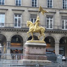 ジャンヌダルク像