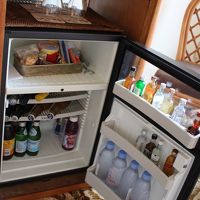 スナック類もあるミニバー