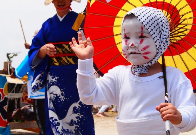 姫島　受け継がれる伝統の祭りキツネ踊り