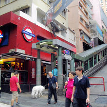 途中、欧米風エリアも通り抜ける