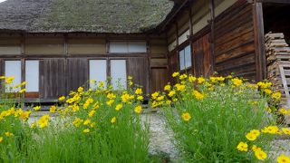 住民の皆さんが生活をしている集落です、曲家がたくさん見られます