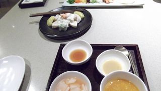韓国でも超有名な韓定食の店。刺激が少なく上品な味で、日本人の口にもよく合い、とても美味しいかった。