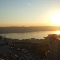 部屋からしみじみ眺められる金角湾の夕陽が素敵でした。