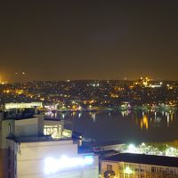 点在するモスクがライトアップされる夜景も素敵でした