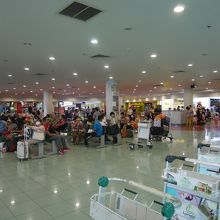 ターミナル３の４階　フードコート(?)