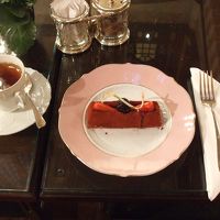 メニューではどんなケーキか想像出来ず見せて貰いました