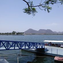 奥に見えるのがネルー公園