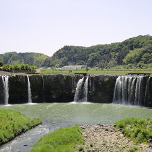原尻の滝の全景