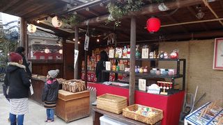 屋台や太鼓、紙芝居を楽しみに