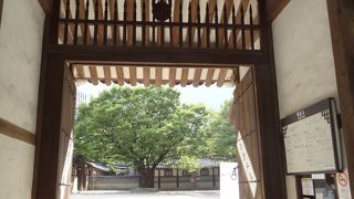 李朝26代王‘高宗’父（興宣大院君）の私邸入口