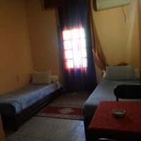 部屋は質素ですが清潔　wifiもなんとか繋がります