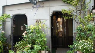 命が吹き込まれているような人形たち