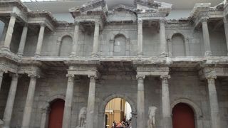 世界の古代建築物と、美術工芸品展示