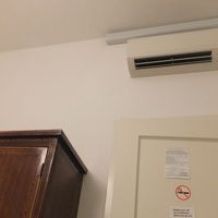 エアコンは自分で調節できます。