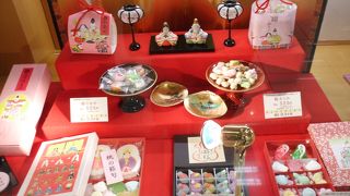 地下のスイーツが豊富です