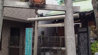 住宅街のお稲荷様