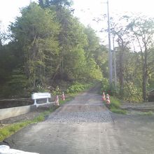 神居古潭側、国道からの道路入口の様子