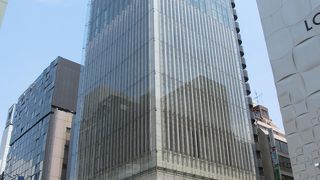 ブルガリ最大のフラグシップストアです。