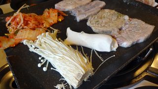 日本では食べられないサムギョプサル！