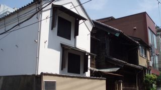 路地裏の静かな住宅街なので近隣の皆様のご迷惑にならないようお願いしま～す。