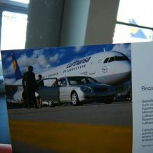 リムジン車のサービスも有りますので、