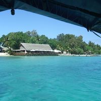 ボートでホテルに渡ります