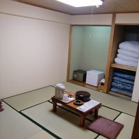 使用しませんでしたが和室部分。押入れにはお布団が。